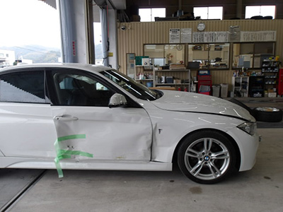 BMW3シリーズ　右側面事故修理